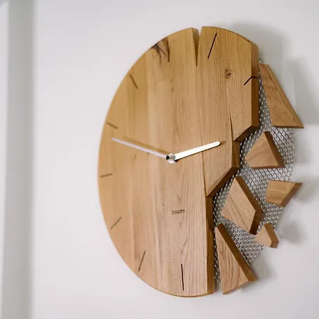 7 Seconds Away From The Main Street, Free Parking