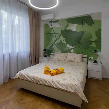 7 Seconds Away From The Main Street, Free Parking Sofia